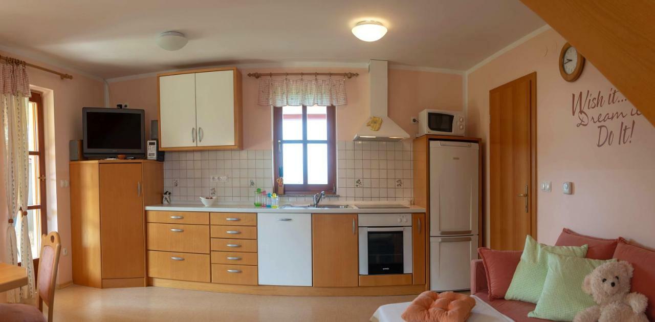 Planinca -Hisa Z Razgledom Apartment Smarje pri Jelsah Luaran gambar